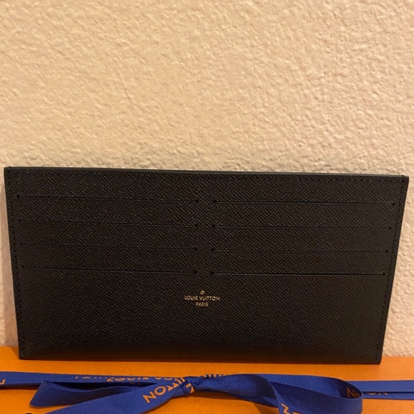 LOUIS VUITTON ♠️♥️ Game On ♥️♣️ Felicie Pochette - Picture 4 of 11